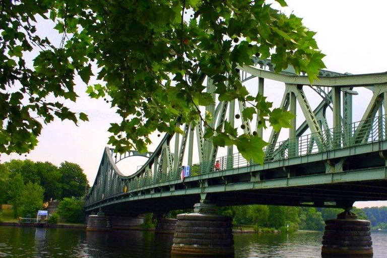 Potsdam: Experience the charming neighbor on a guided bike tour