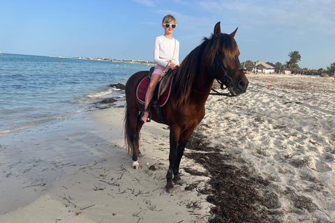 Djerba: Beginner Horse Riding Lesson for Adults and Children.