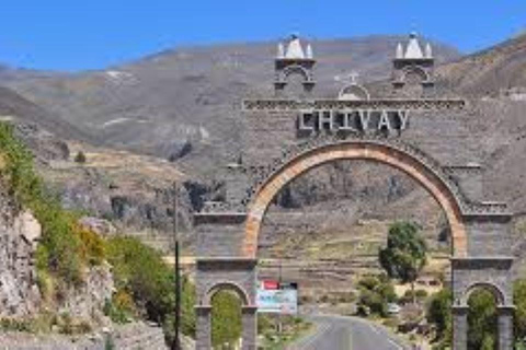 Arequipa: Colca Canyon Excursion 2 Days with End in Puno