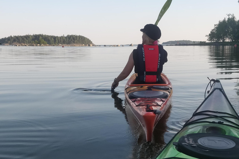 Helsinki: Urban Kayaking Adventure with Guide