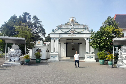 Yogyakarta: tour del Palazzo del Sultano, Borobudur e tramontoYogyakarta: Palazzo del Sultano, Borobudur e tour al tramonto