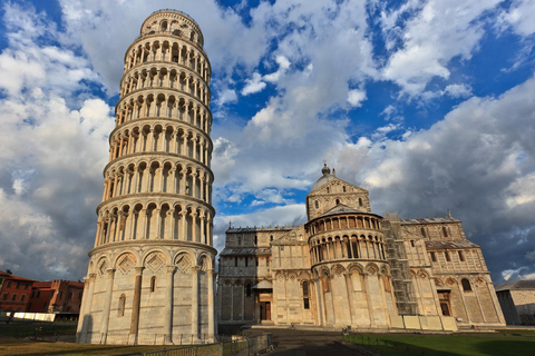 Tour della Torre Pendente a Pisa: Guida esterna e accesso al museo