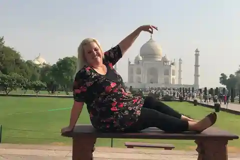 Tour notturno del Taj Mahal e del forte di Agra da Mumbai