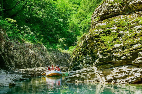 Excursión por cañones y cuevas desde Batumi(Martvili,Okatse,Prometeo)