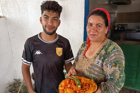 Almuerzo en casa de un habitante: degustación de cuscús tradicional en Hammamet.Almuerzo en casa de un habitante: degustación de cuscús tradicional en Hammamet