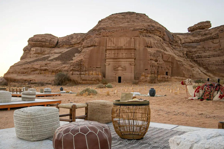 Alula: Day Trip with Snacks and Drinks