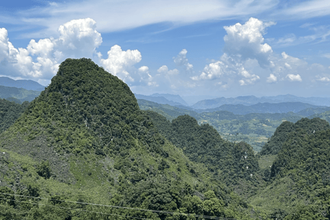 Tour di 4 giorni dell&#039;anello di Ha Giang con notte extra e pick-upTour in CABINA INDIVIDUALE DORME