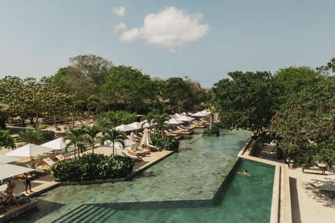 Cartagena:Makani Beach Club w/ Boat Transfer, Drink & Sunbed Makani ELUA VIP Couple Experience – Spa, Lunch & Drinks
