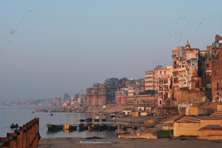 Jednodniowa wycieczka do Waranasi - pływanie łódką, spacery, świątynia jogi, zapasyJednodniowa wycieczka do Varanasi
