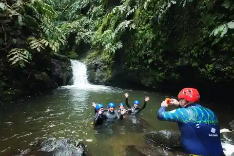 Canyoning-Erlebnis Ribeira dos Caldeirões in São Miguel