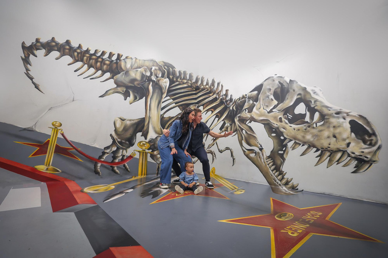 Los Angeles: Museum of Illusions Entry Ticket
