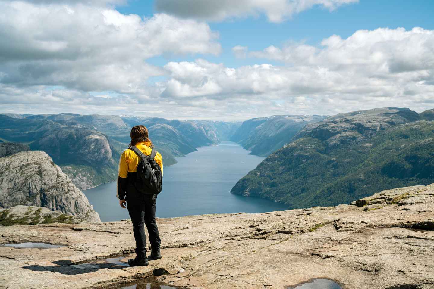From Stavanger: Pulpit Rock Guided Hike with Pickup