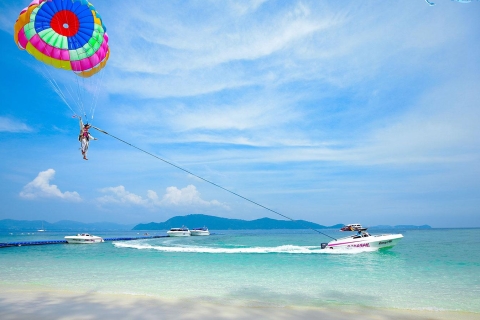 Phuket: Coral Island-snorkel- en wateractiviteitenreisBananenboot 20 minuten of parasailen 1 grote ronde