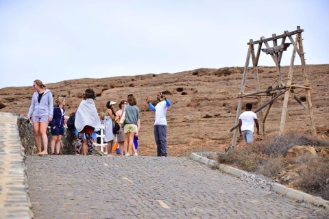 Sal: Patelnie z solą Pedra de Lume i wycieczka nad jezioroWycieczka grupowa