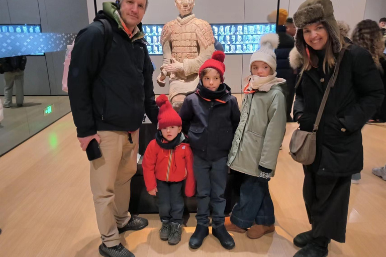 Xi'an: Terracotta Army Small Group Tour (8 or 15 Guests) 15-Guest Group B: Fixed-Point Pickup+Tickets+Guide