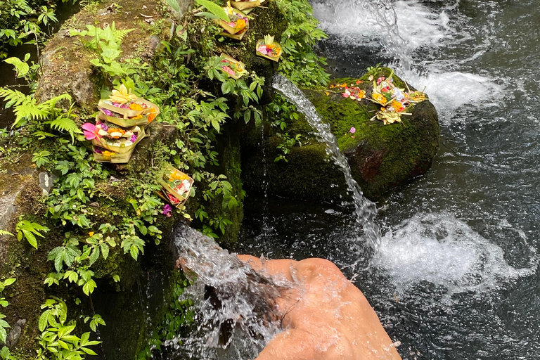 Ubud: Water Purification at Pura Mengening (All included)Group Experience meet at the temple