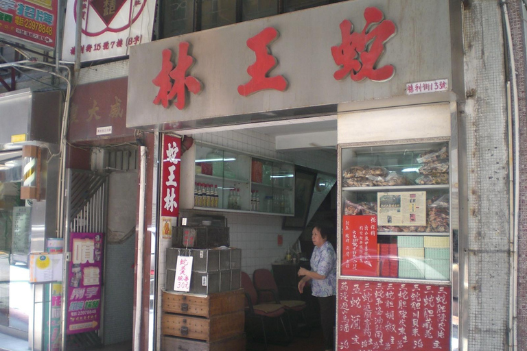 Hong Kong: Hidden Gems and Local Secrets Private Tour