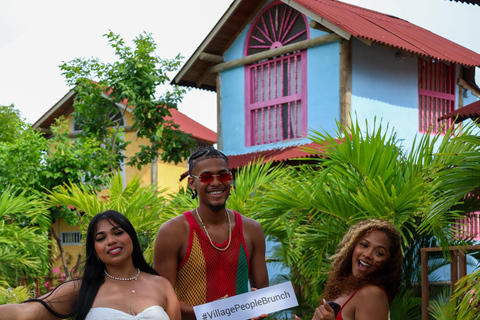 Brunch à volonté Village People au Tiny Village Cartagens