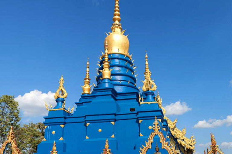 Chiang Rai: Private Tour of Temples, Tea Garden, Hill Tribes