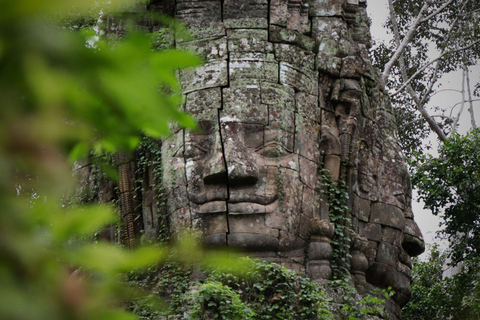 From Siem Reap: Phnom Penh Day Trip with Transfers Private Tour
