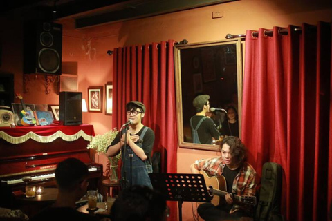Ho Chi Minh City: Michelin Food Tour with Live Music Group Tour (Spanish)