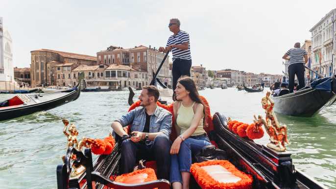 Gran Canal de Venecia: góndola con app de comentarios