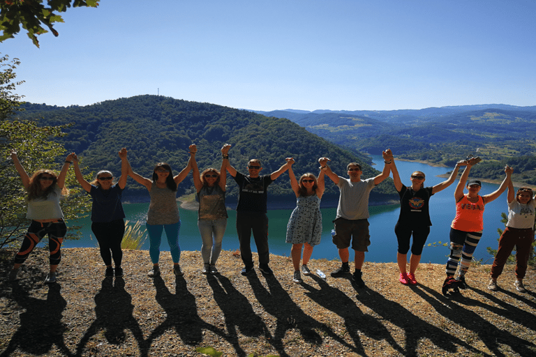 Depuis Belgrade : Valjevo, lac Rovni, rivière Gradac et Celije