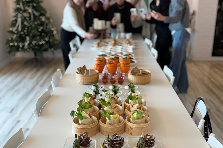 Busan: Korean Cooking Class with Kimchi and Gimbap