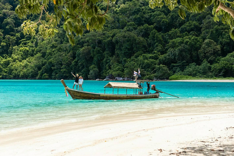 Phuket o Khao Lak: Excursión de un día a las Islas Surin y el Pueblo Moken