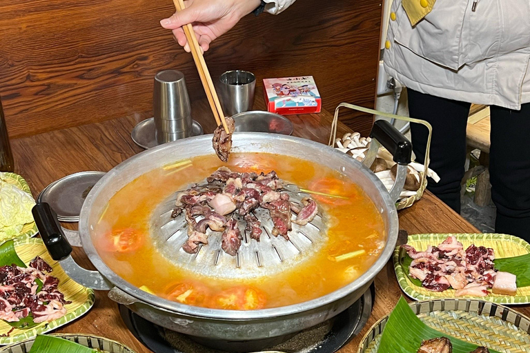Luang Prabang: Evening tuk-Tuk food tour Mekong Sunset view