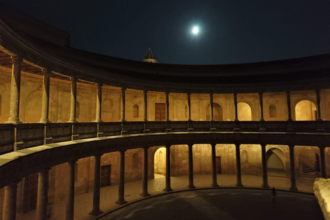 Granada: Tour guidato delle leggende dell&#039;Alhambra al tramonto