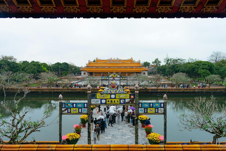 From Chan May Port: Hue Imperial City and Cyclo Food Tour Private car round-trip transfer from Chan May Port to Hue