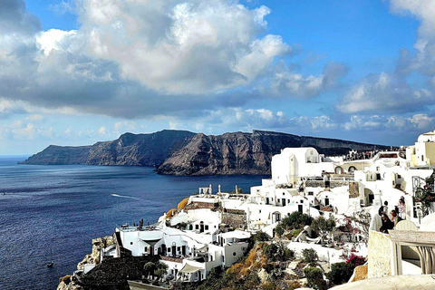 Santorini Sightseeing Tour: 4 Hours of Iconic Spots