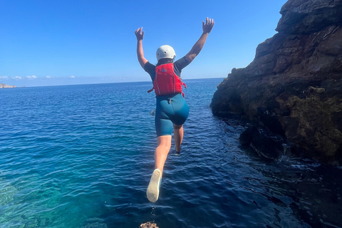 Experiencia de coasteering en Ibiza