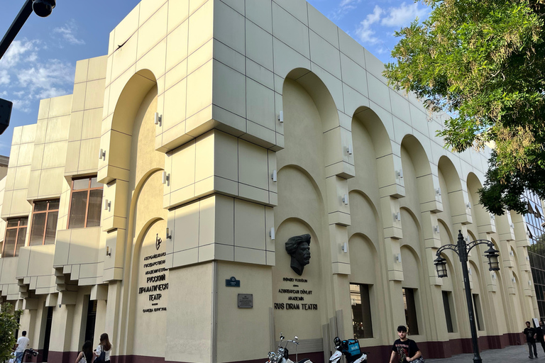 Baku: Downtown Walking Tour with Local Guide Private Tour with Local Guide