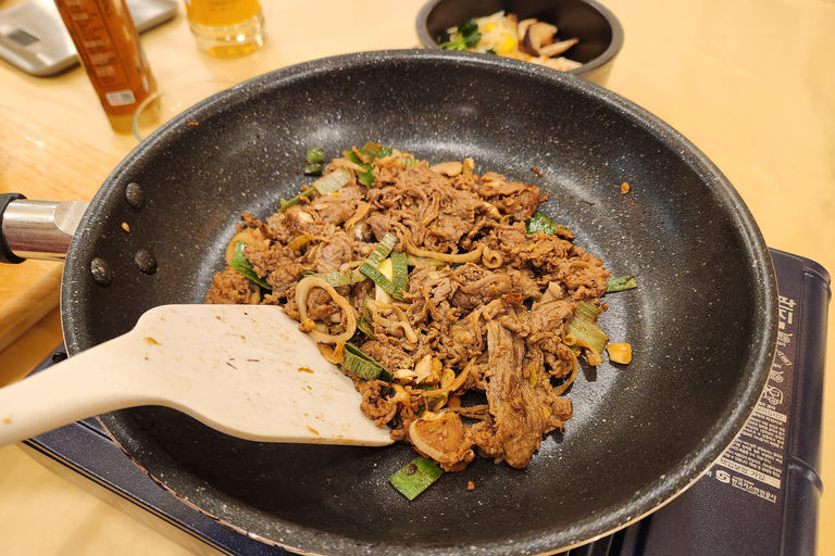 Seoul: 6-Dish Korean Cooking Class & Hidden Alley Tour