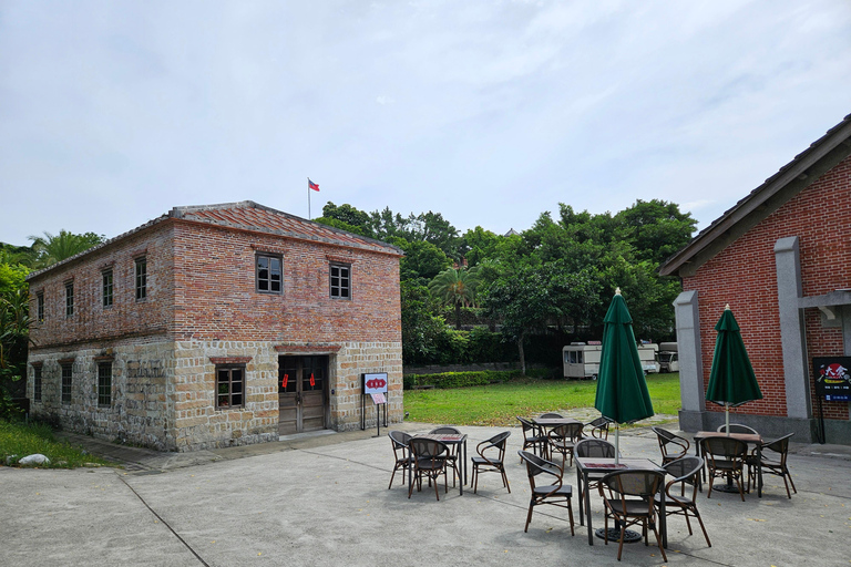 Tamsui: Historic Landmarks and Riverside Morning Tour Small-Group Tour Only