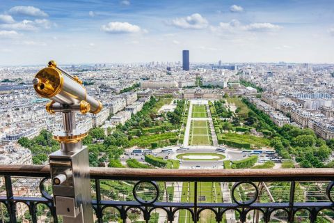 Paris: Eiffeltornets topp eller andra våning