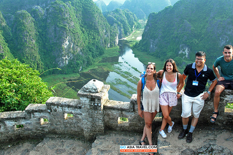 Från Hanoi: Hoa Lu &amp; Tam Coc med buffélunch &amp; cyklingFrån Hanoi: Hoa Lu och Tam Coc med lunchbuffé och cykling