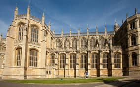 London: Stonehenge, Windsor Castle, Bath, Lacock & Pub Lunch
