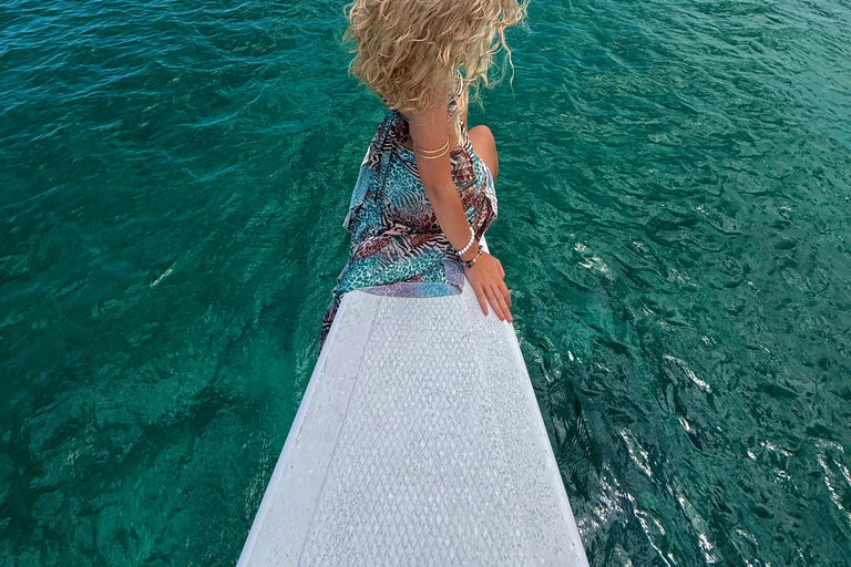 牙买加：骑马探秘与日落双体船巡游牙买加：骑马体验与日落双体船巡游