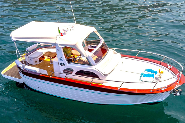 Passeio de barco de Positano a Capri com paragem em Nerano para almoço