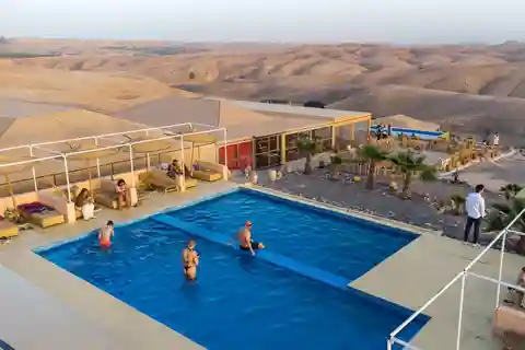 Marrakech: Agafay ørkenquad, kameldag eller bassengdag med lunsj