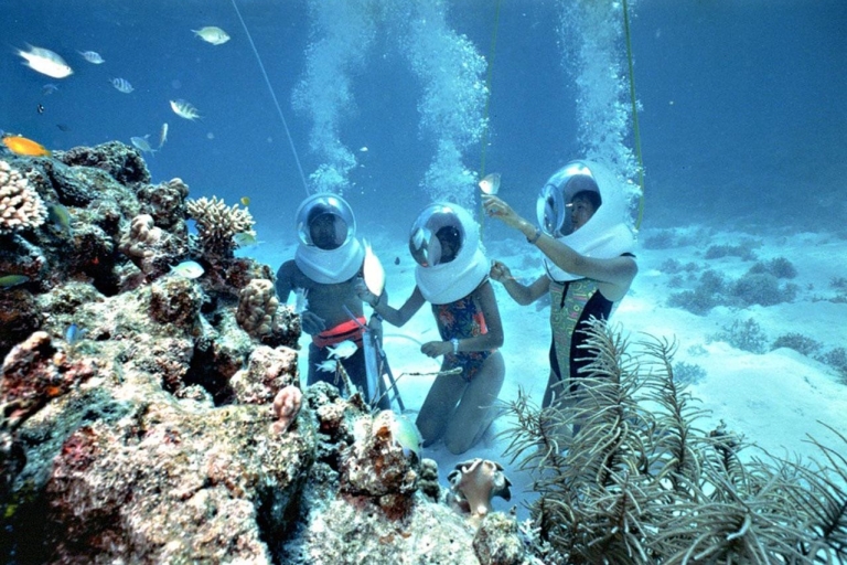 Phuket: wycieczka na snorkeling i zajęcia wodne na Wyspie KoralowejŁódź bananowa + parasailing + spacerowicz lub nurkowanie