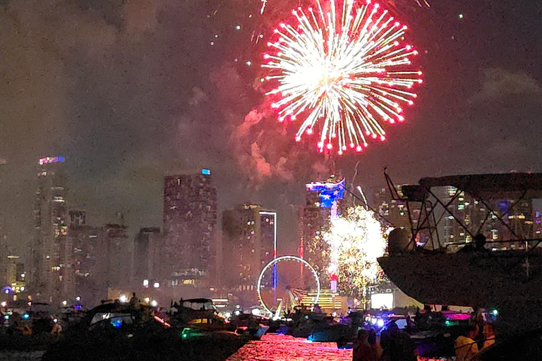 Yacht cruise Biscayne Bay, Miami Beach and Sand bar. 42Ft Yacht cruice Biscayne Bay, Miami Beach and Sand bar