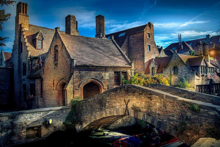 Bruges: Backstage Pass City Tour with Chocolate & Waffles