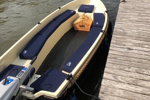 Utrecht: Private Electric Boat Rental