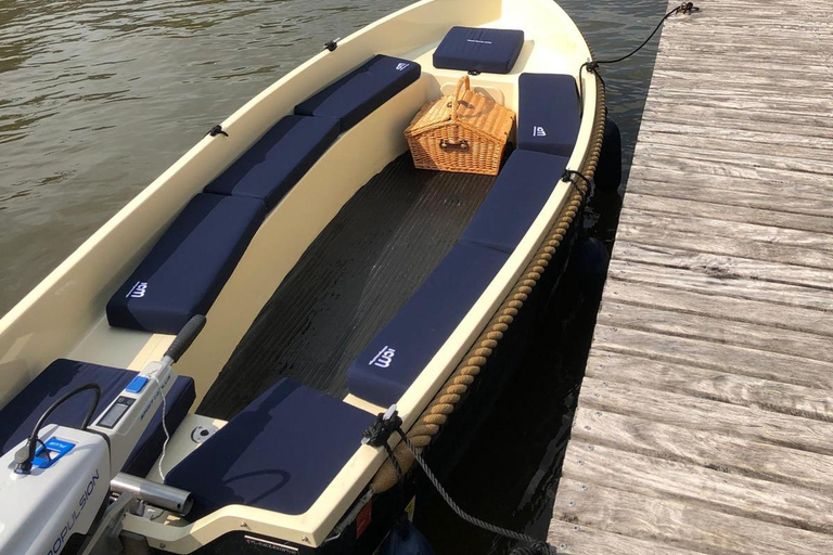 Utrecht: Private Electric Boat Rental