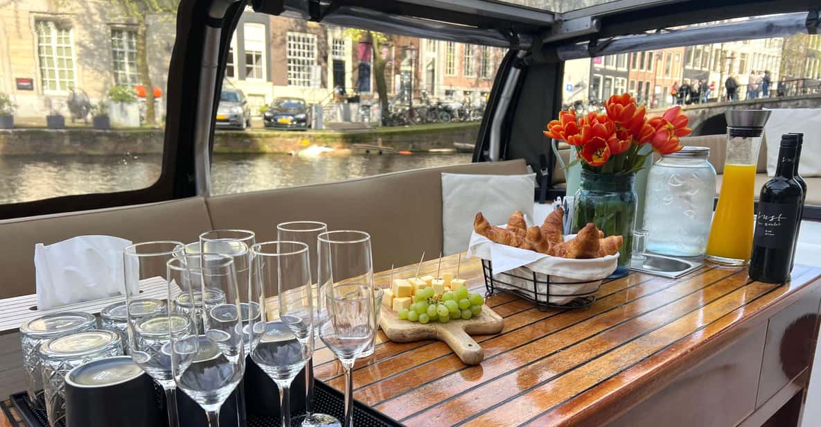 Afbeelding 8 van Rondvaart door Amsterdam met kleine groep, inclusief hapjes/drankjes