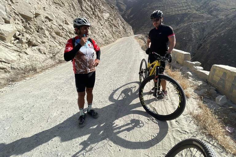 Lima: Countryside Bike Tour with Transportation